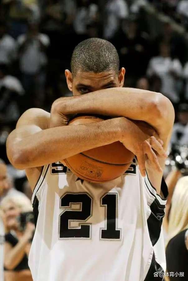 切尔西官宣！罗塞尼尔签约6年，曾辅佐鲁尼，周六将迎处子秀